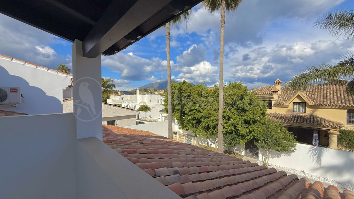 House for sale in Nueva Andalucia, Marbella view