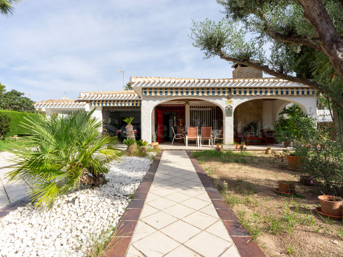 Encantadora villa rústica en Dehesa de Campoamor, Orihuela Costa