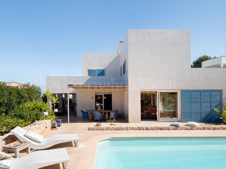 Villa recién reformada con vistas al mar
