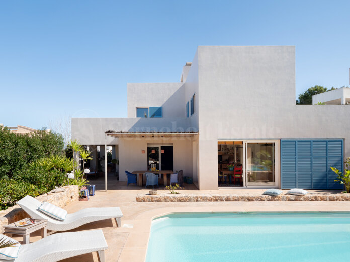 Villa recién reformada con vistas al mar