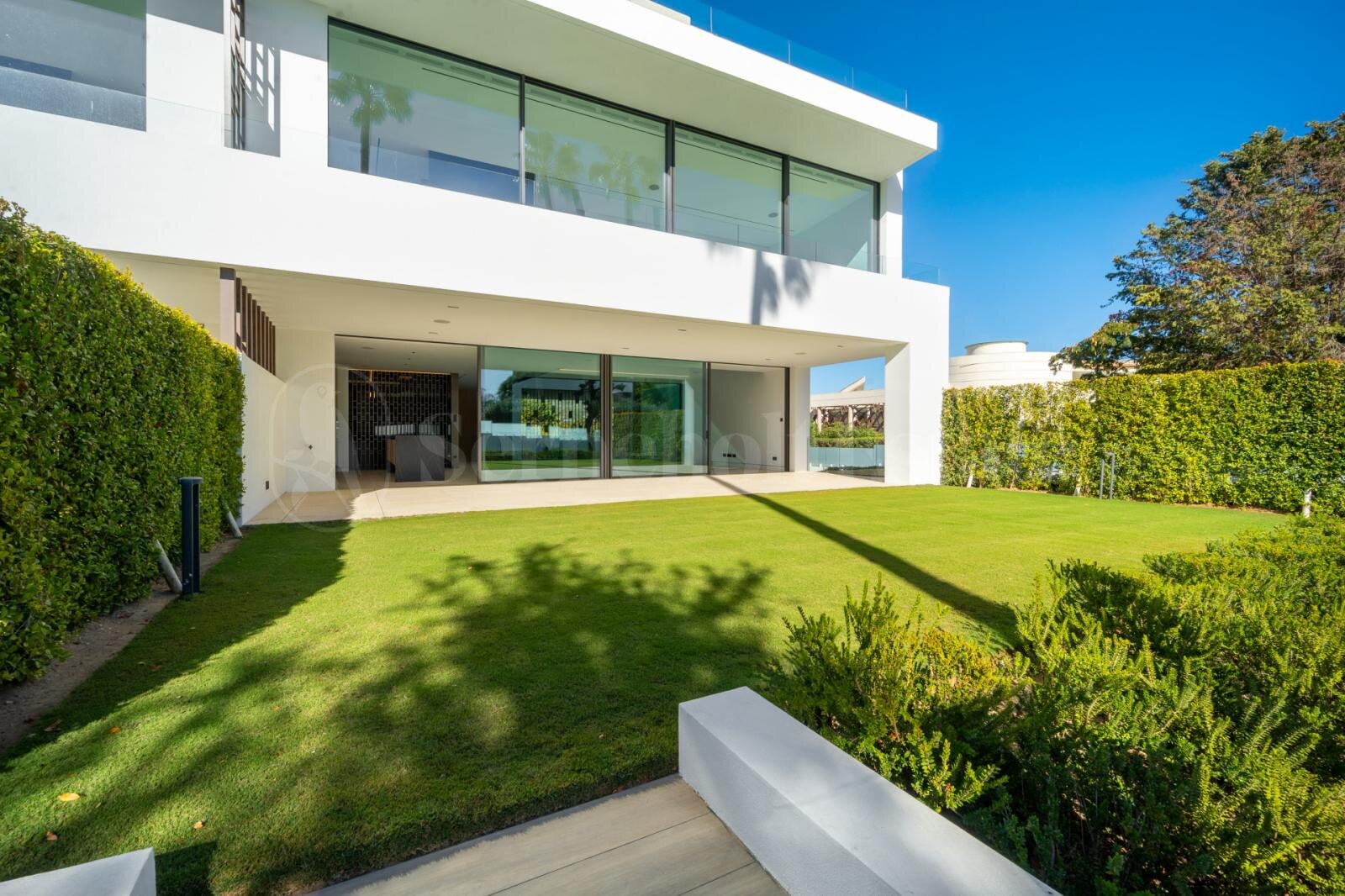 House for sale in Nueva Andalucia, Marbella view