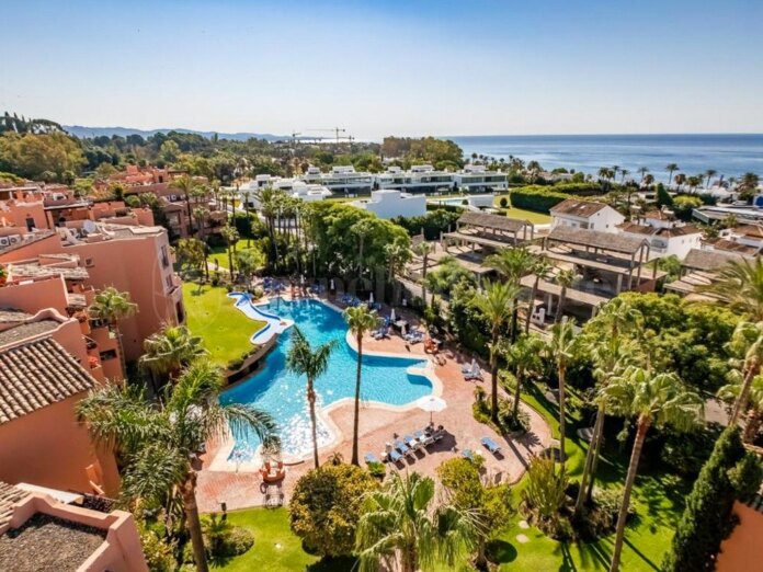 Elegant lägenhet på markplan i Oasis de Marbella – Golden Mile
