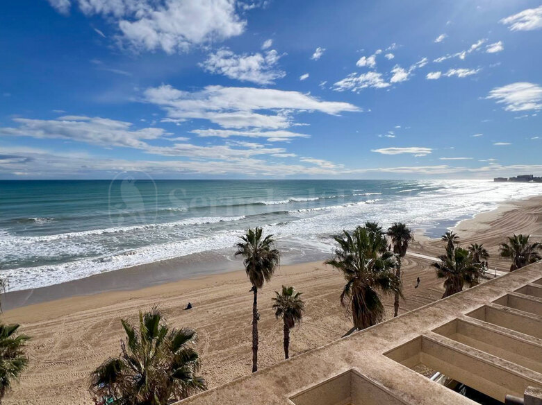 Penthouse on the frontline of La Mata beach, Live facing the Mediterranean