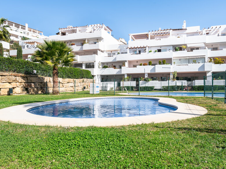Duplex takvåning med stor takterrass i Selwo, Estepona