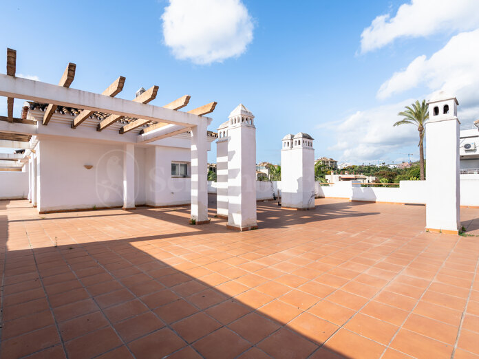 Duplex-Penthouse zum Verkauf in Selwo – Los Altos de Lunymar