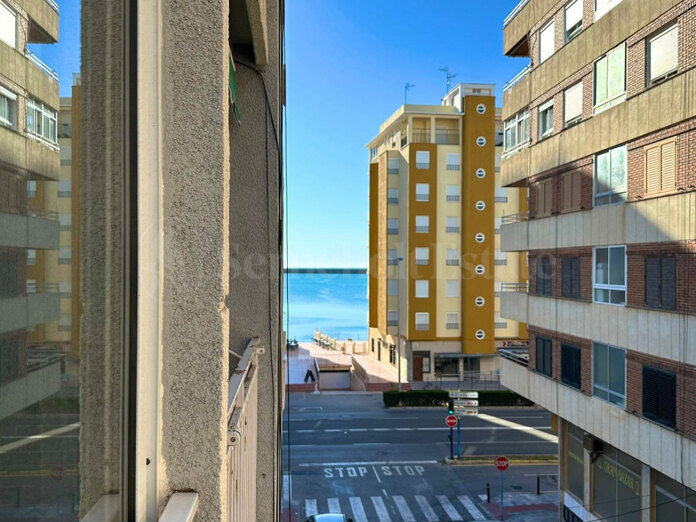 Drei-Zimmer-Wohnung in Strandnähe in Torrevieja bei der Playa del Acequión