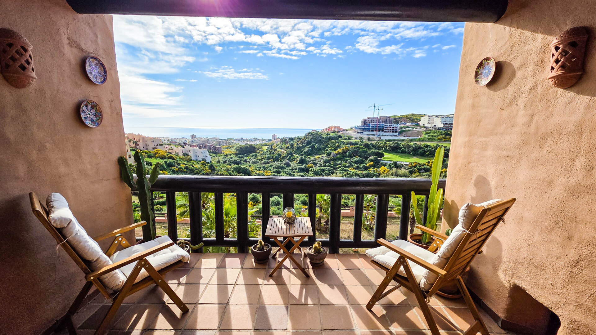 Frontline Apartment with Panoramic Sea Views between Sabinillas and La Duquesa