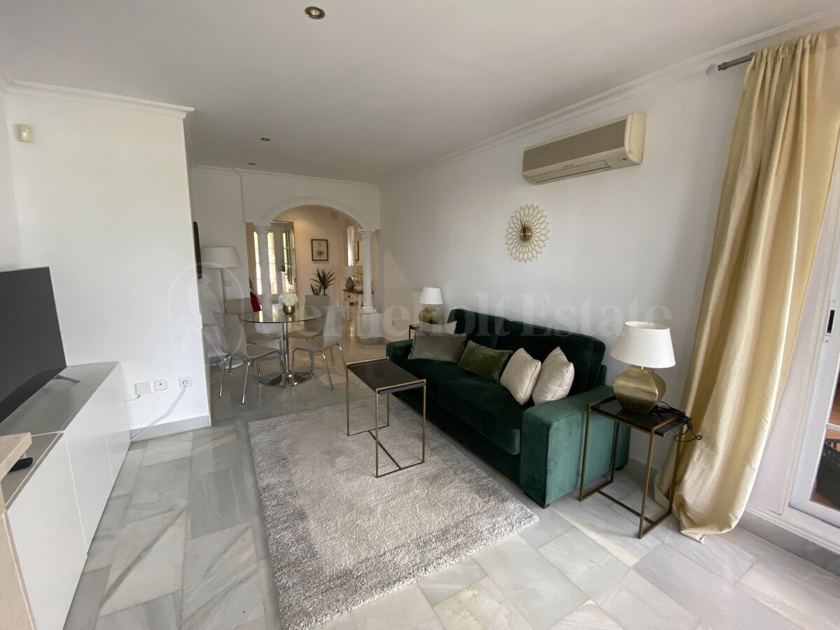 Apartment for sale in Nueva Andalucia, Marbella view