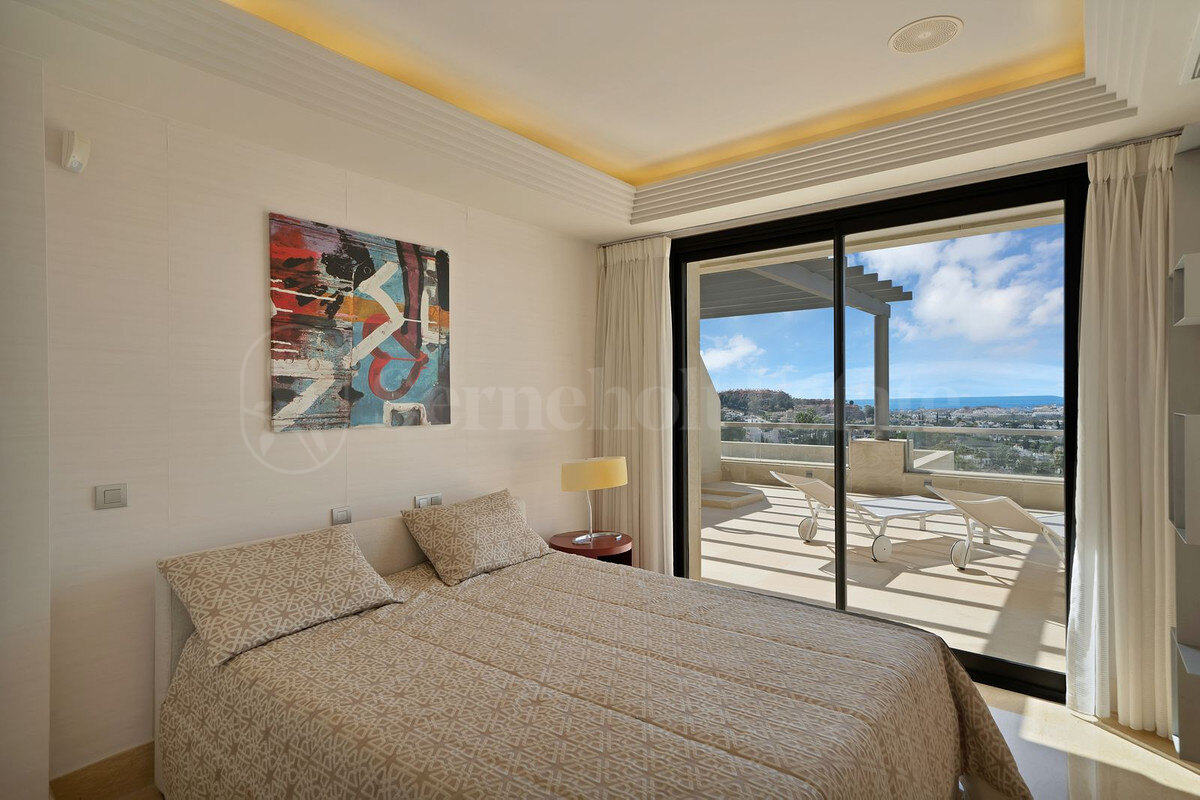 Apartment for sale in Nueva Andalucia, Marbella view