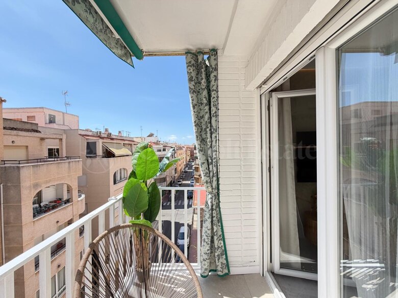Modern penthouse just 250 meters from Playa del Cura in Torrevieja