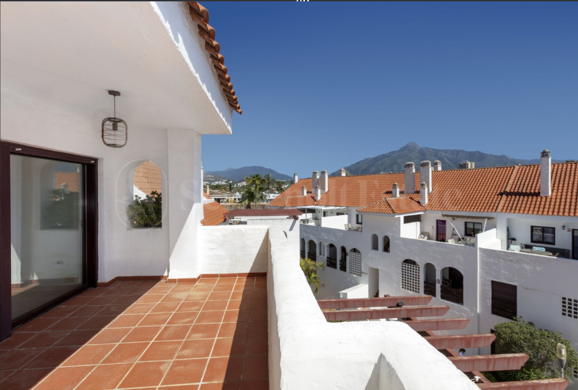 Apartment for sale in Nueva Andalucia, Marbella