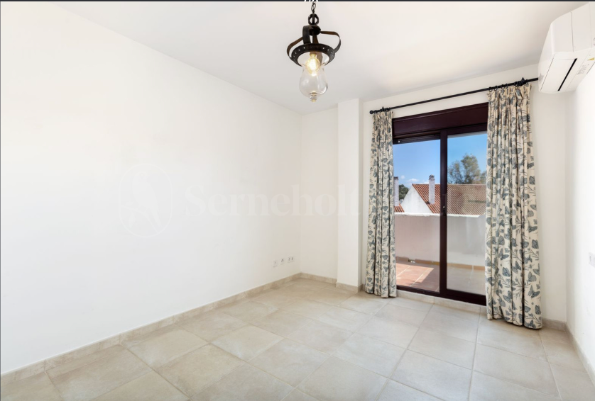 Apartment for sale in Nueva Andalucia, Marbella view