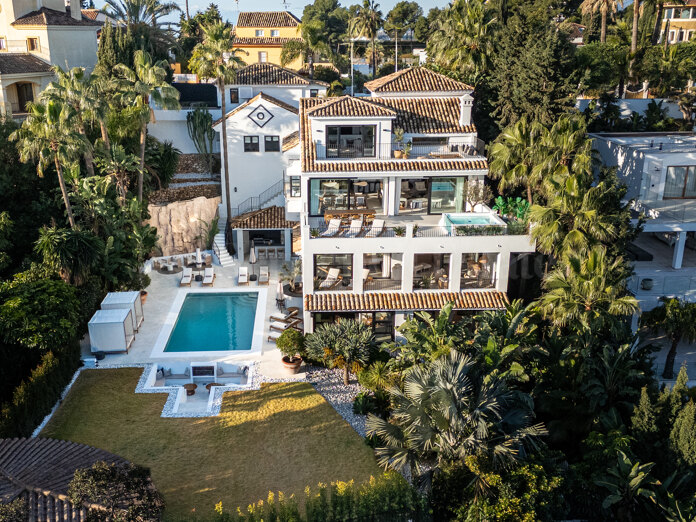 Villa Cielo Mar – Elegancia y vistas únicas en Nueva Andalucía