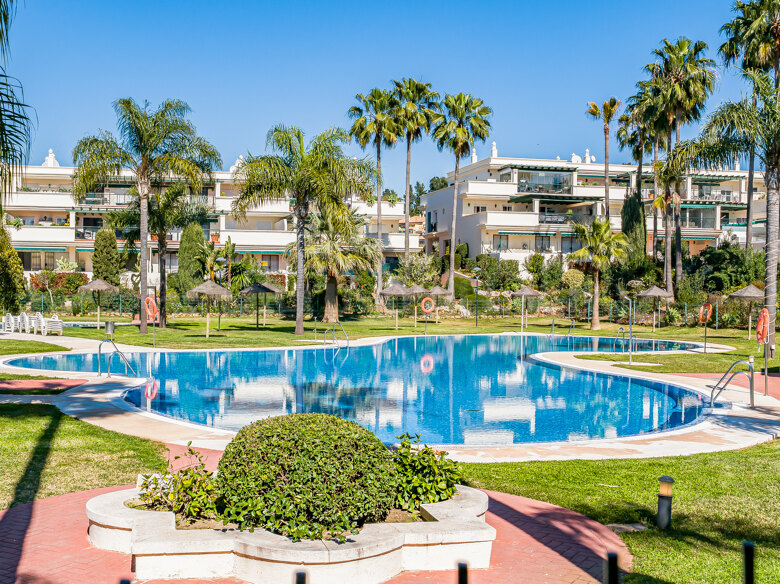 Penthouse for sale in Nueva Andalucia, Marbella