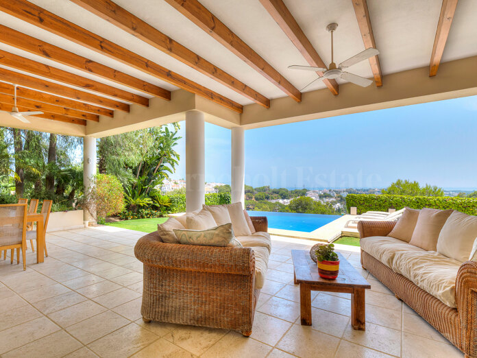 Panoramic Sea-View Villa in El Herrojo Alto (La Quinta) — 5 Beds, Infinity Pool, Gated Security