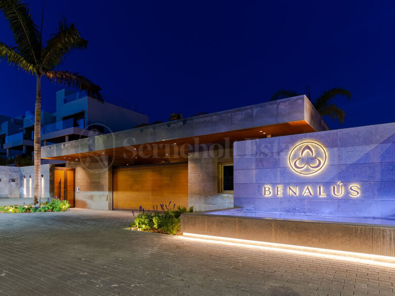 Benalus, Golden Mile — Brand-New 2-Bed Sea-View Residence Steps from the Beach