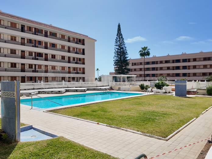 Apartamento de 2 dormitorios cerca de la playa con amplia terraza soleada en Los Cristianos
