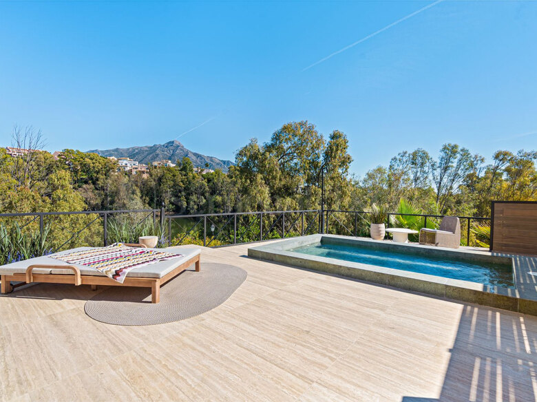 Ground floor recently renovated with a private pool