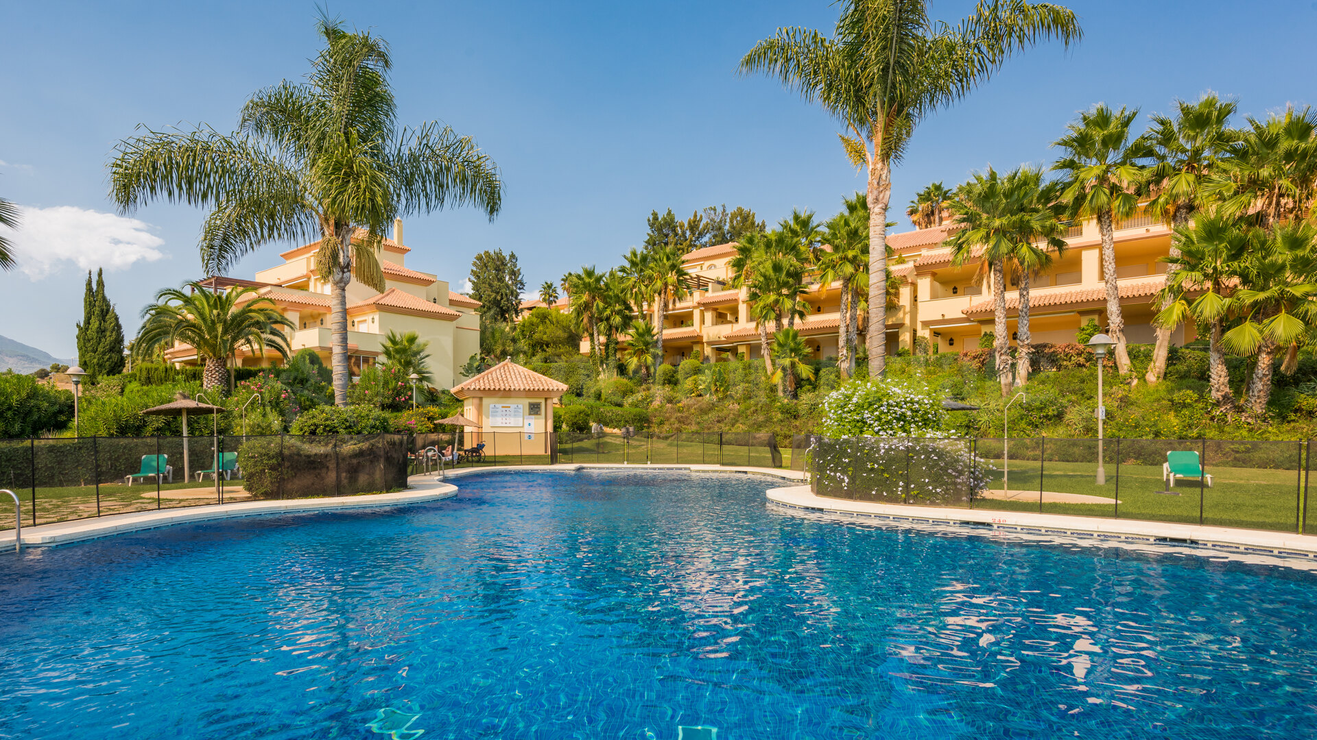 Apartment for sale in Nueva Andalucia, Marbella view