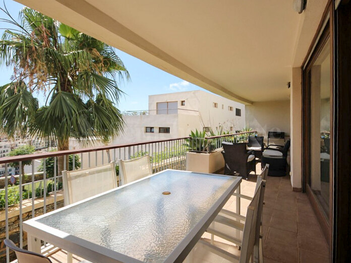 Erdgeschosswohnung zu verkaufen in Lomas de los Monteros, Marbella Ost