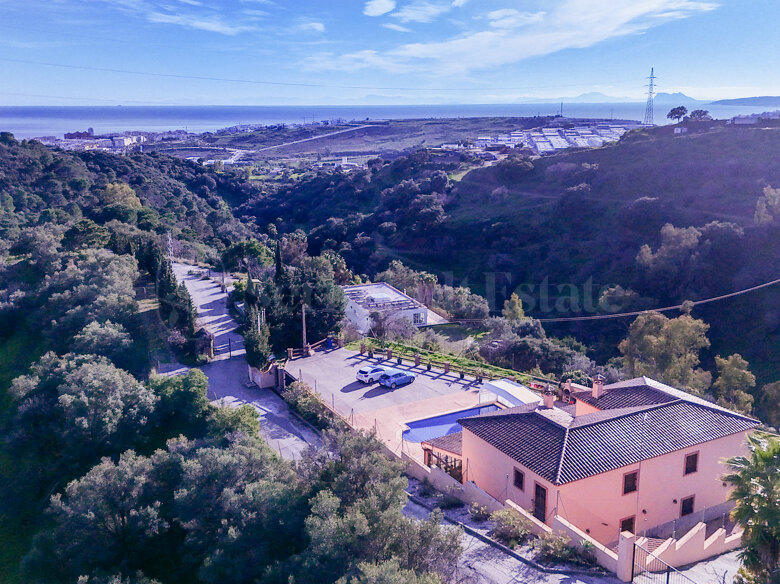Villa mit Meerblick, großen Grundstücken und grenzenlosem Potenzial – La Pantoja, Estepona Hills