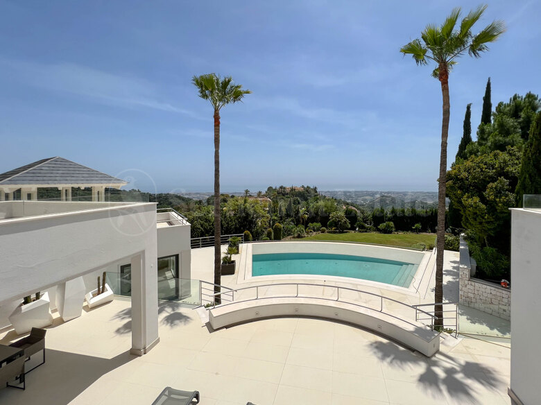 Fantastic modern villa with amazing panoramic sea views in La Zagaleta