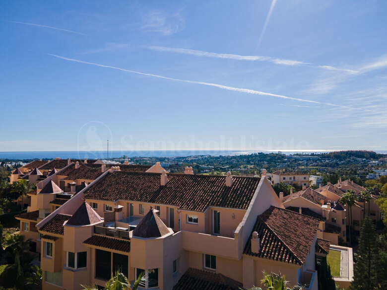 Exclusive Three-Bedroom Residence in Albatross Hill, Nueva Andalucía