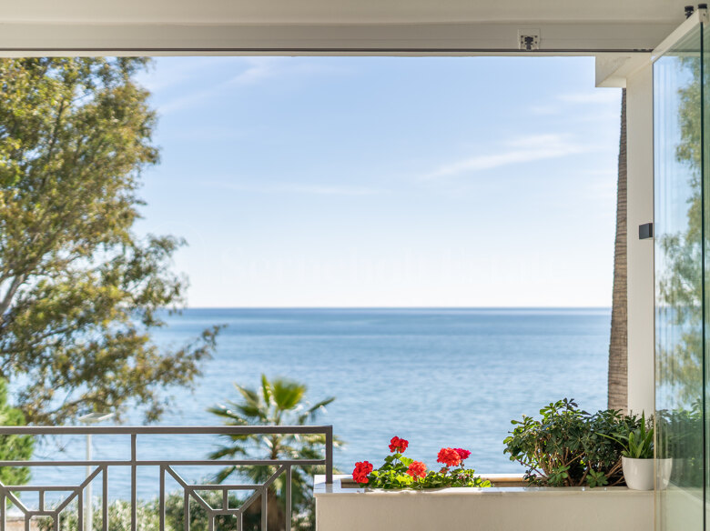 Beachfront Apartment in Doncella Beach, Estepona