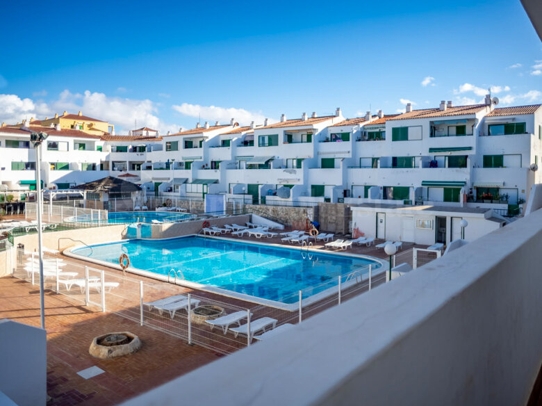 Precioso apartamento dúplex junto a la playa en Montaña Amarilla