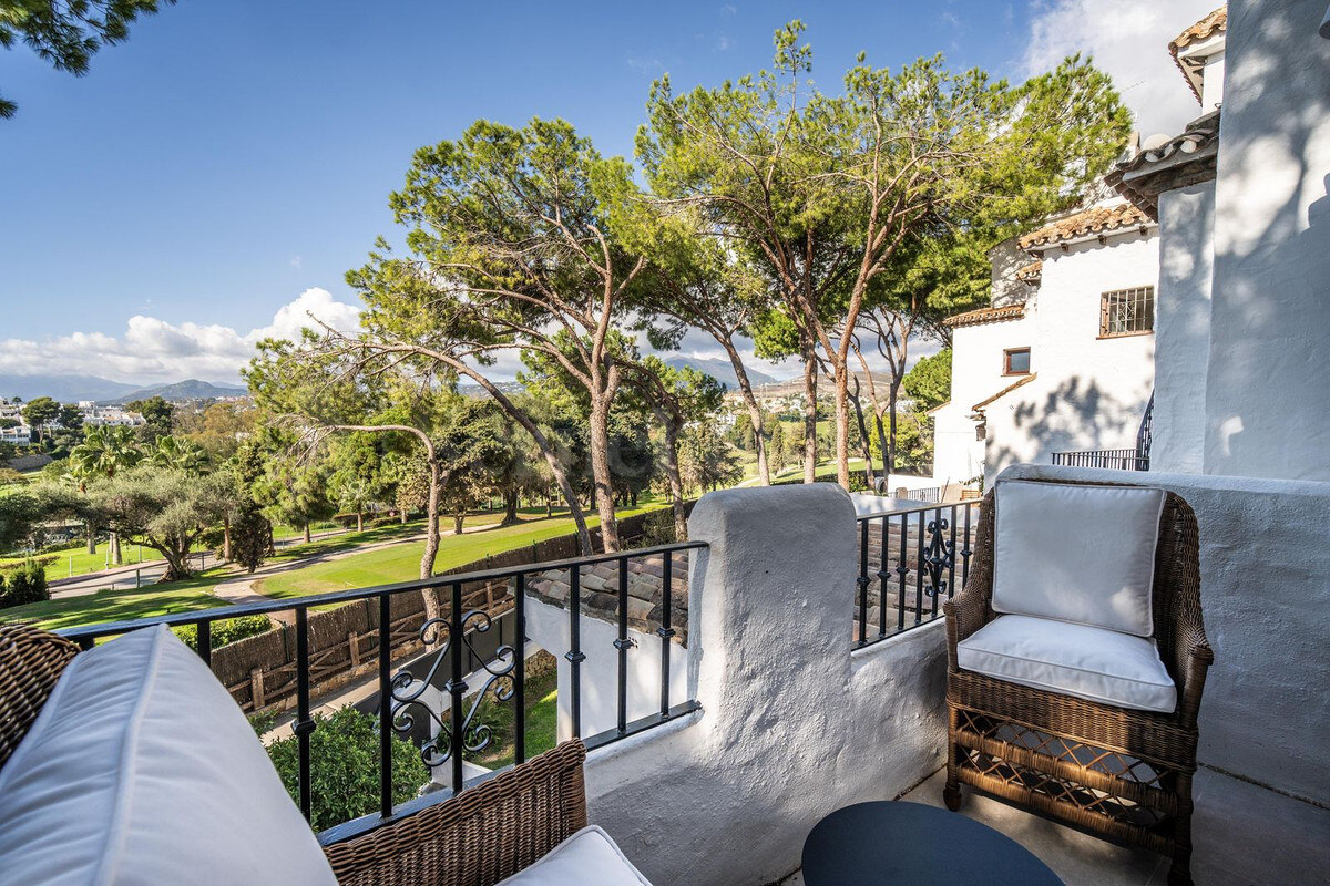 Apartment for sale in Nueva Andalucia, Marbella view