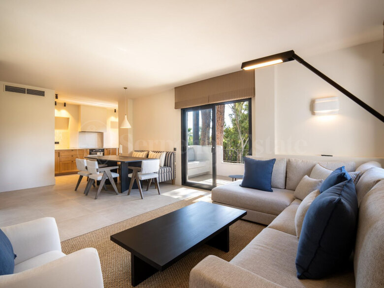 Stunning Corner Duplex with Uninterrupted Sea and Golf Views – Los Pinos, Marbella