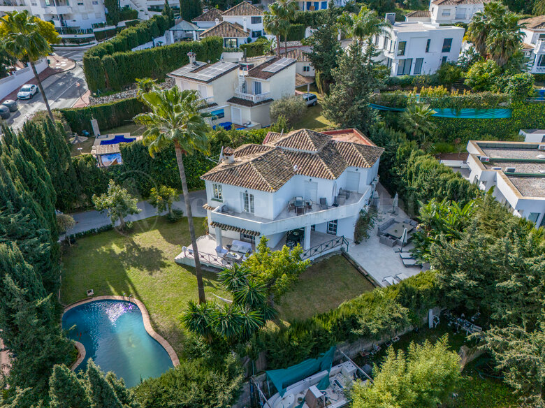 Villa in the center of Nueva Andalucía