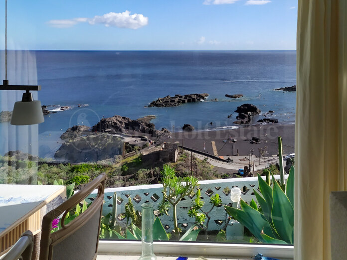 Beachfront – First Line!