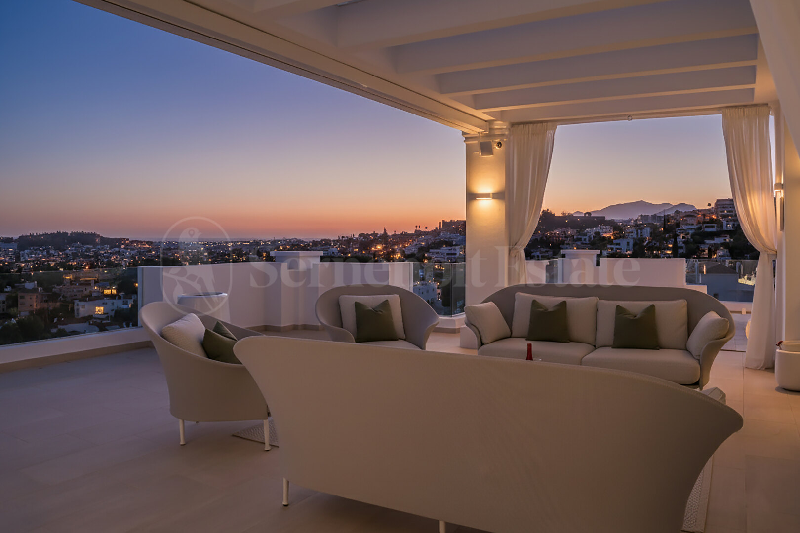 Apartment for sale in Nueva Andalucia, Marbella view