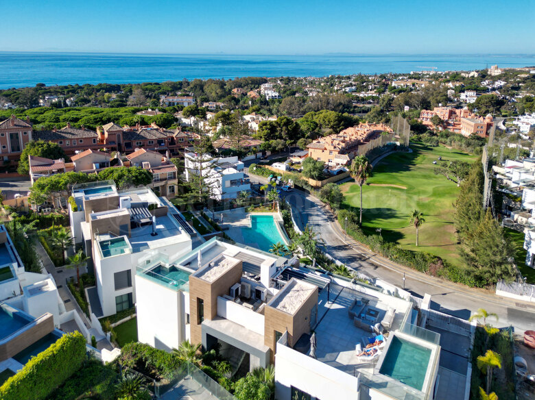 Villa en venta en Artola, Marbella