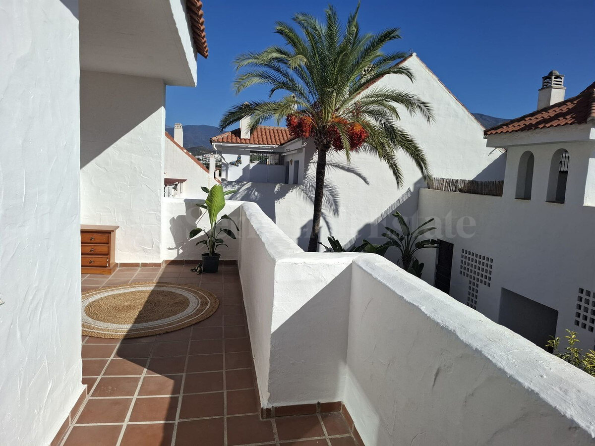 Apartment for sale in Nueva Andalucia, Marbella view