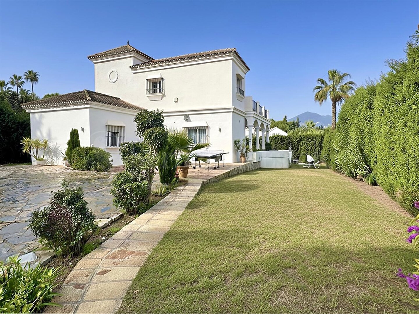 House for sale in Nueva Andalucia, Marbella view