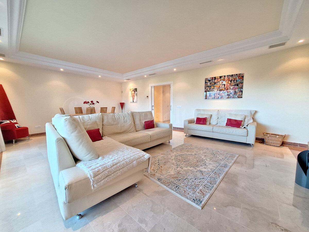 Apartment for sale in Nueva Andalucia, Marbella view
