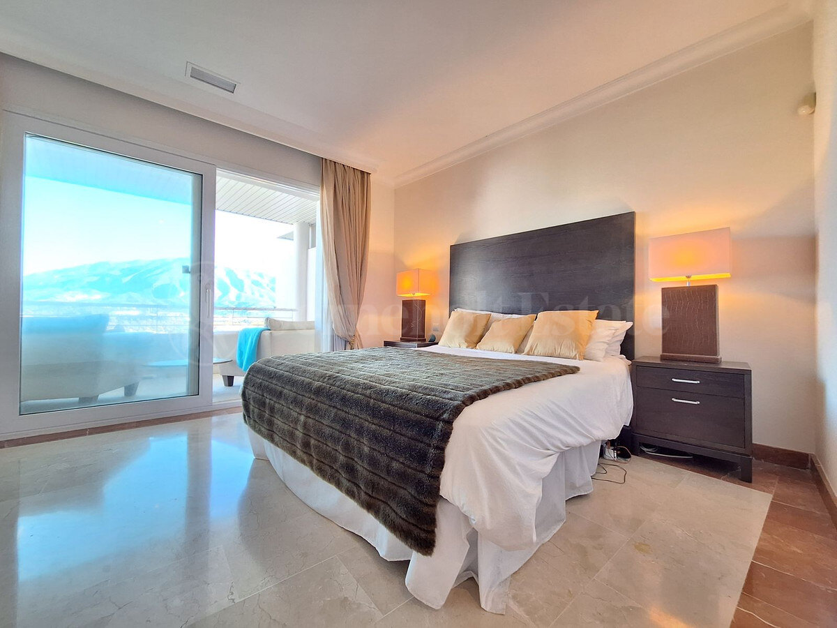 Apartment for sale in Nueva Andalucia, Marbella view