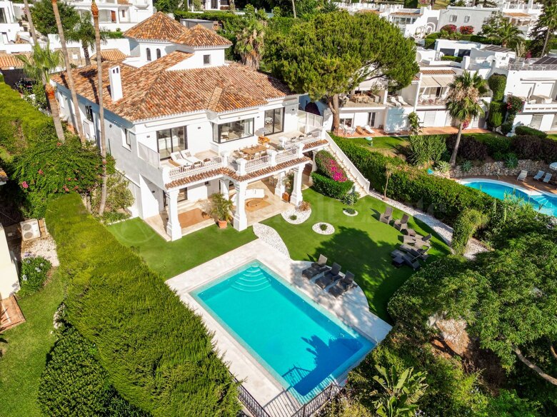 Villa en primera línea de golf en Aloha