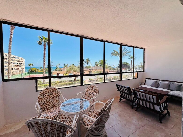 Bright Beachfront Apartment with Panoramic Sea Views in Torrevieja