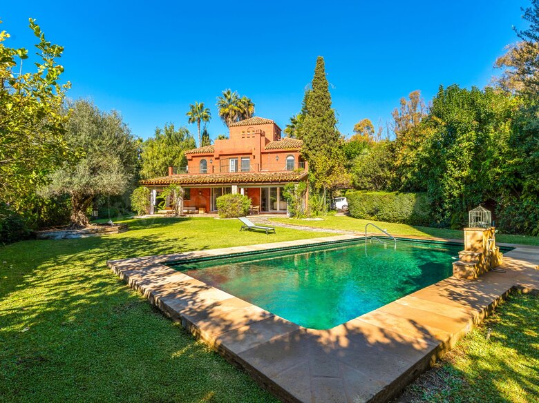 Villa for sale in Nueva Andalucia, Marbella