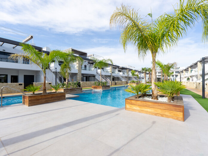 Key-Ready Fully Furnished Top-Floor Apartment in Punta Prima with Solarium and Pool