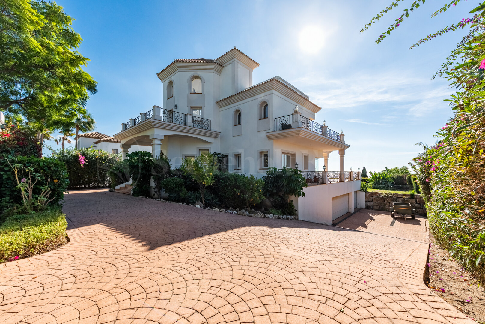 House for sale in Los Flamingos, Benahavís view