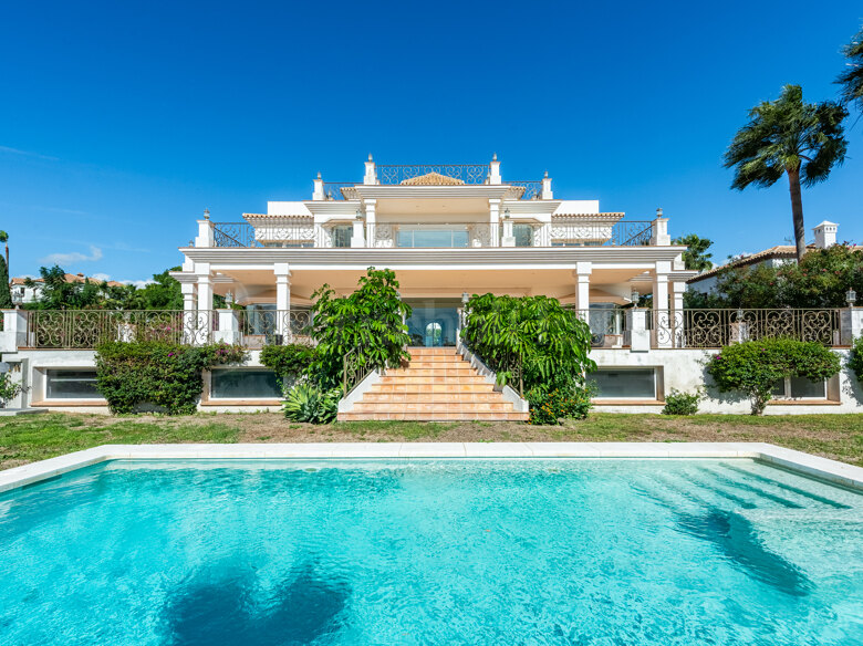 Exklusiv villa intill Villa Padierna Resort