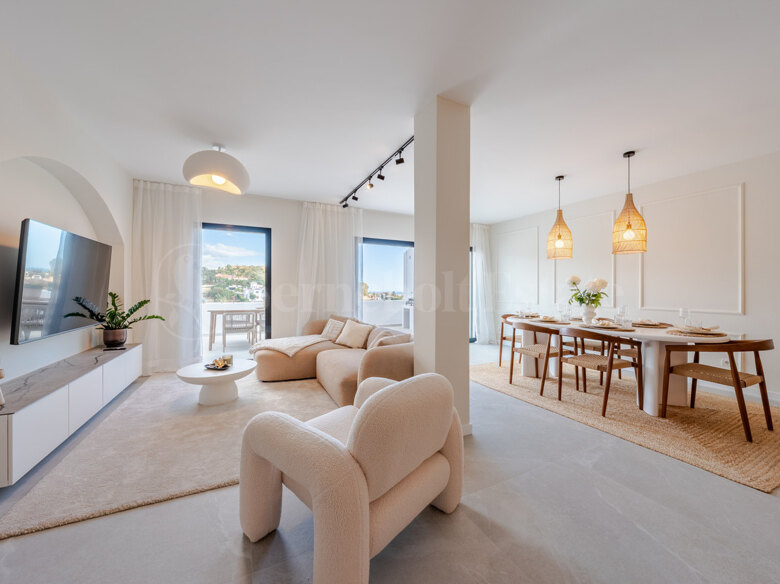 Modern Home with Panoramic Golf & Sea Views