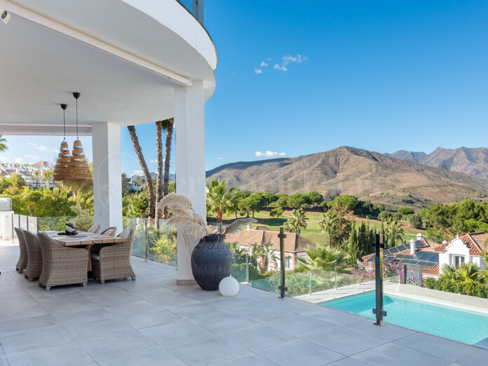 Exklusiv golfvilla med panoramautsikt i La Cala Golf