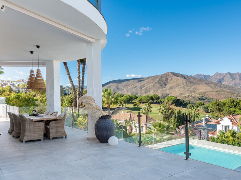 Exklusiv golfvilla med panoramautsikt i La Cala Golf