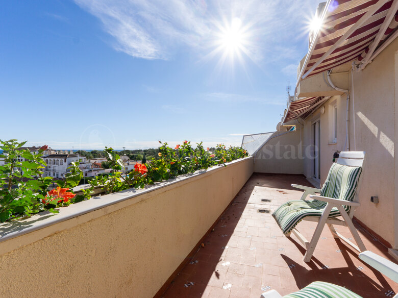 Penthouse with Sea Views in Punta Prima, Orihuela Costa