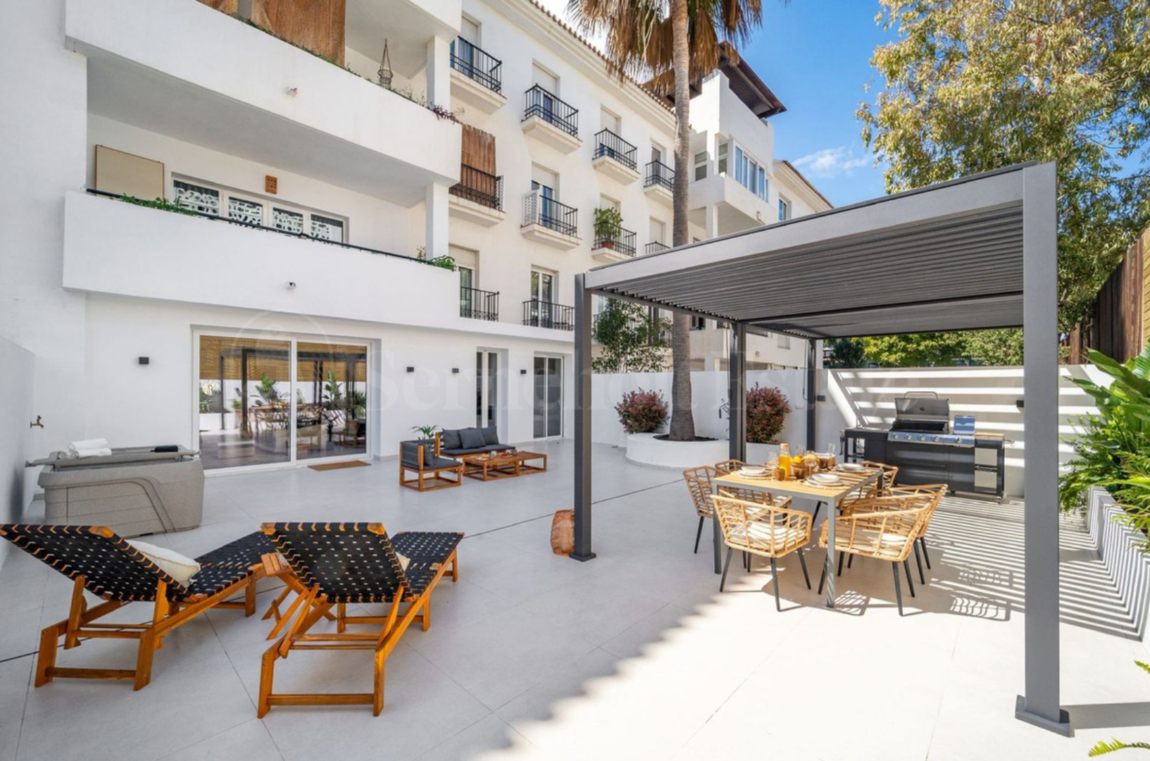 Apartment for sale in Nueva Andalucia, Marbella view